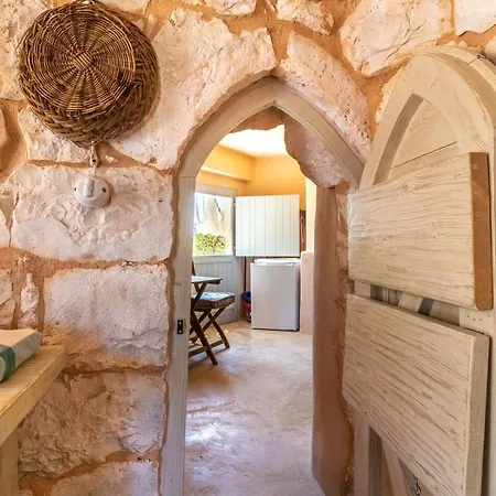 Intero Trullo Paradiso Ferienhaus Cisternino